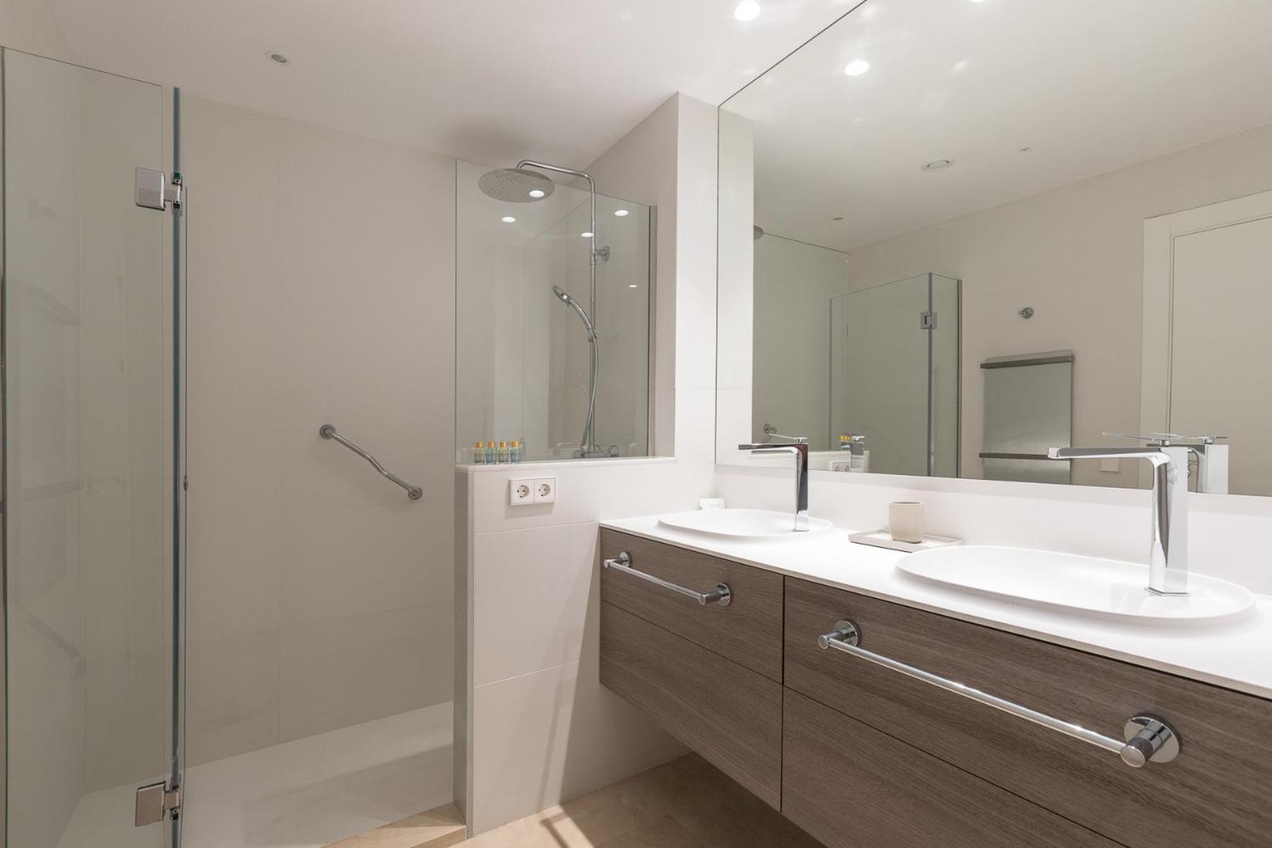 Lujoso Apartamento Con Piscina En Paseo Maritimo Marbella Exterior foto