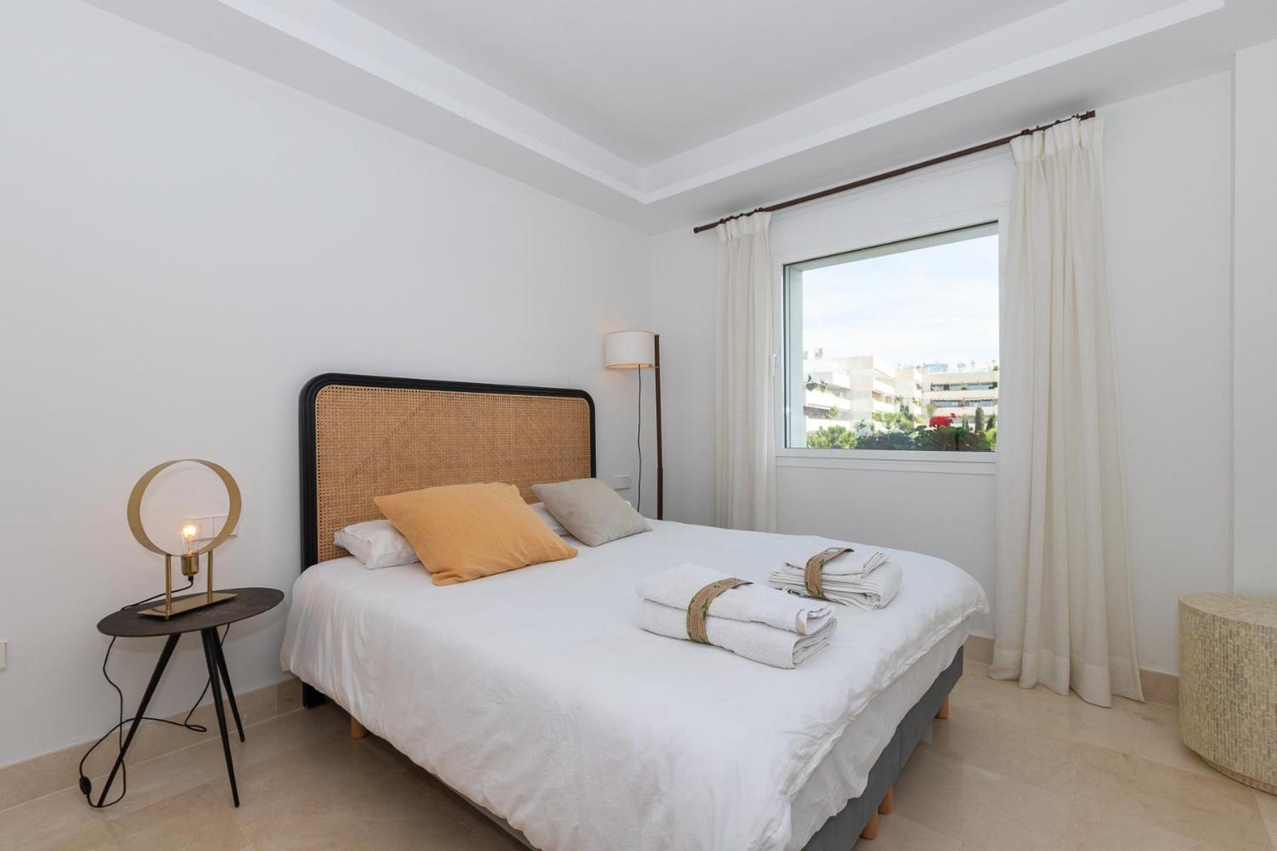 Lujoso Apartamento Con Piscina En Paseo Maritimo Marbella Exterior foto